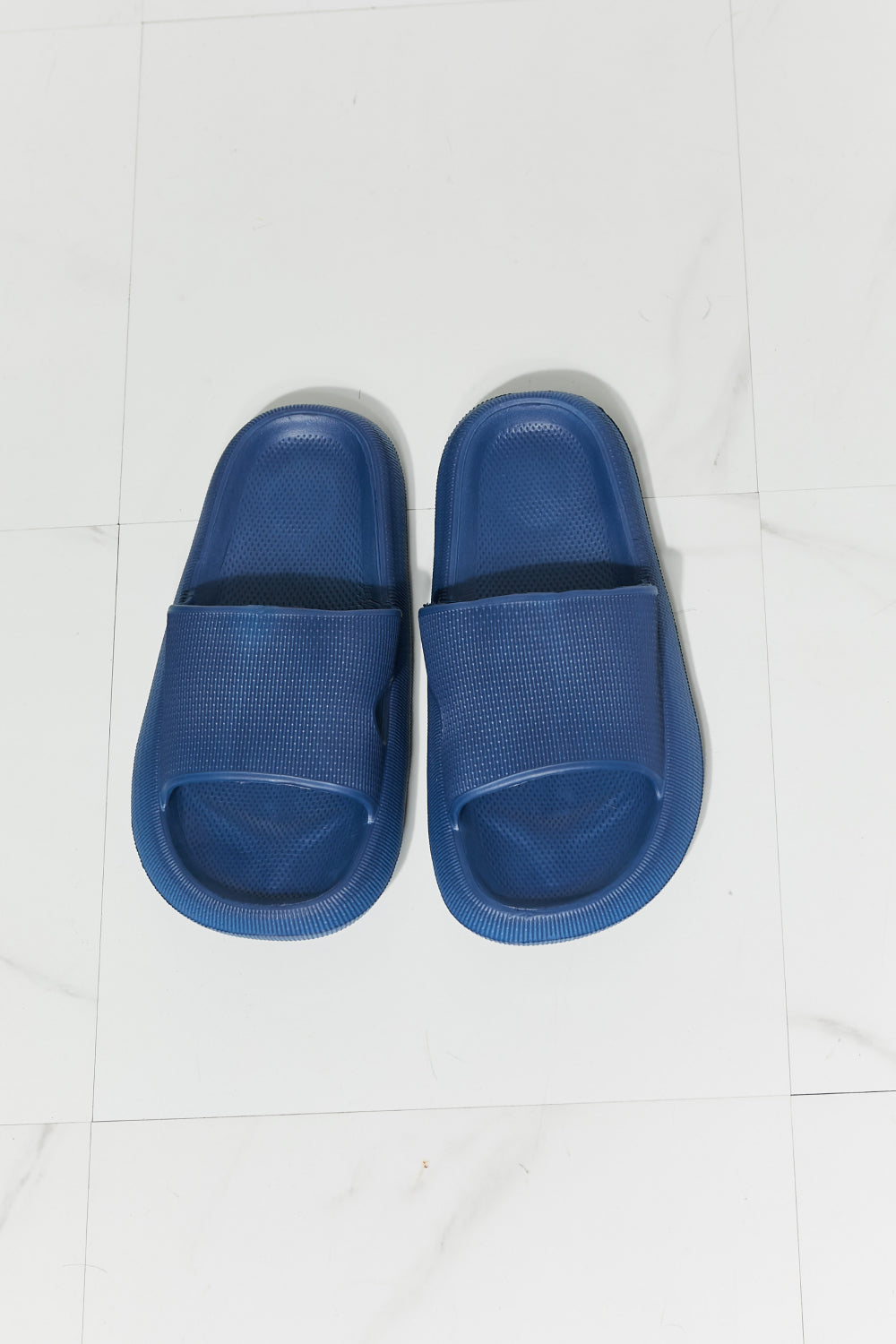 🇺🇸 Arms Around Me Open Toe Slide in Navy