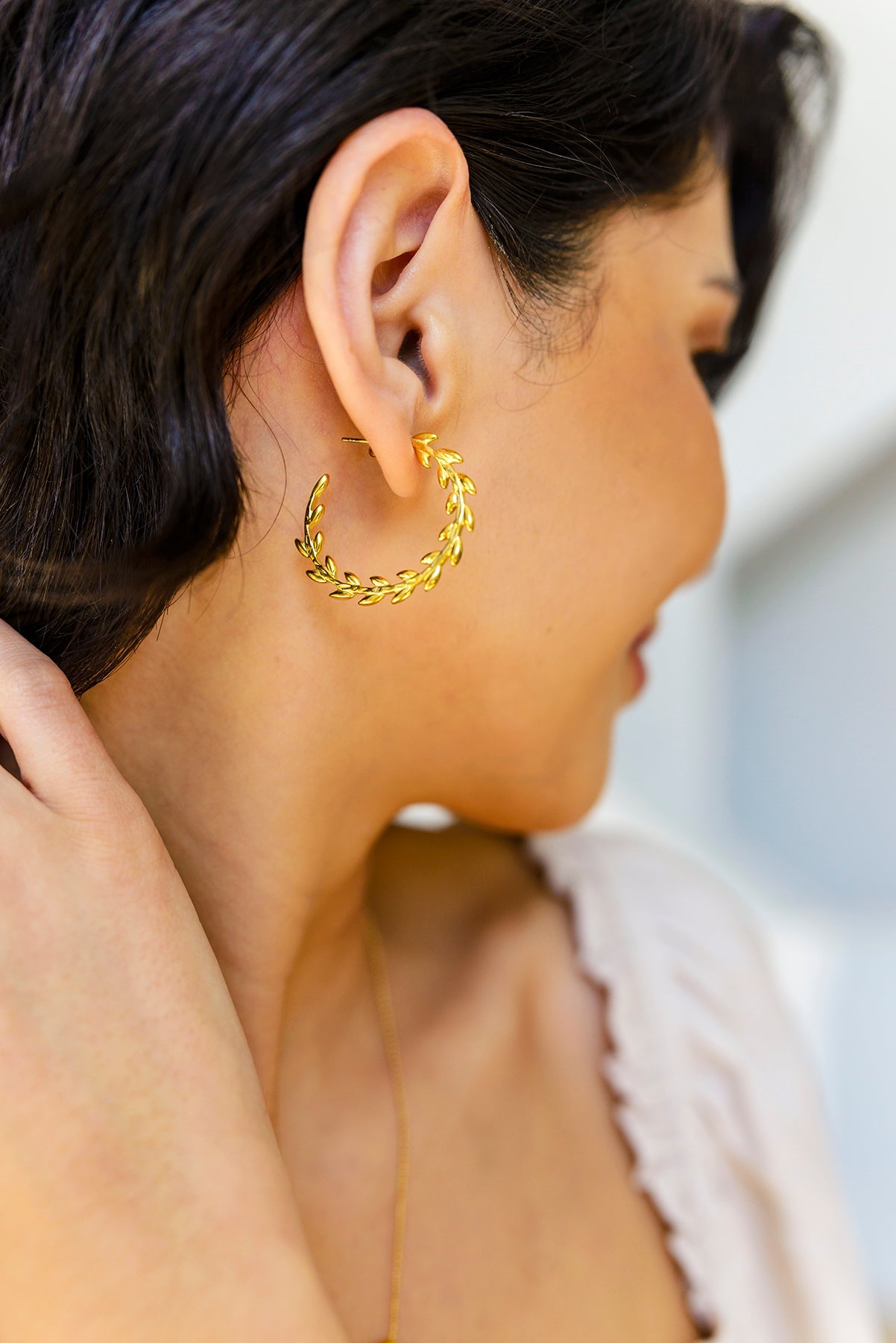 Waterproof Jewelry: Laurel Wreath Hoop Earrings