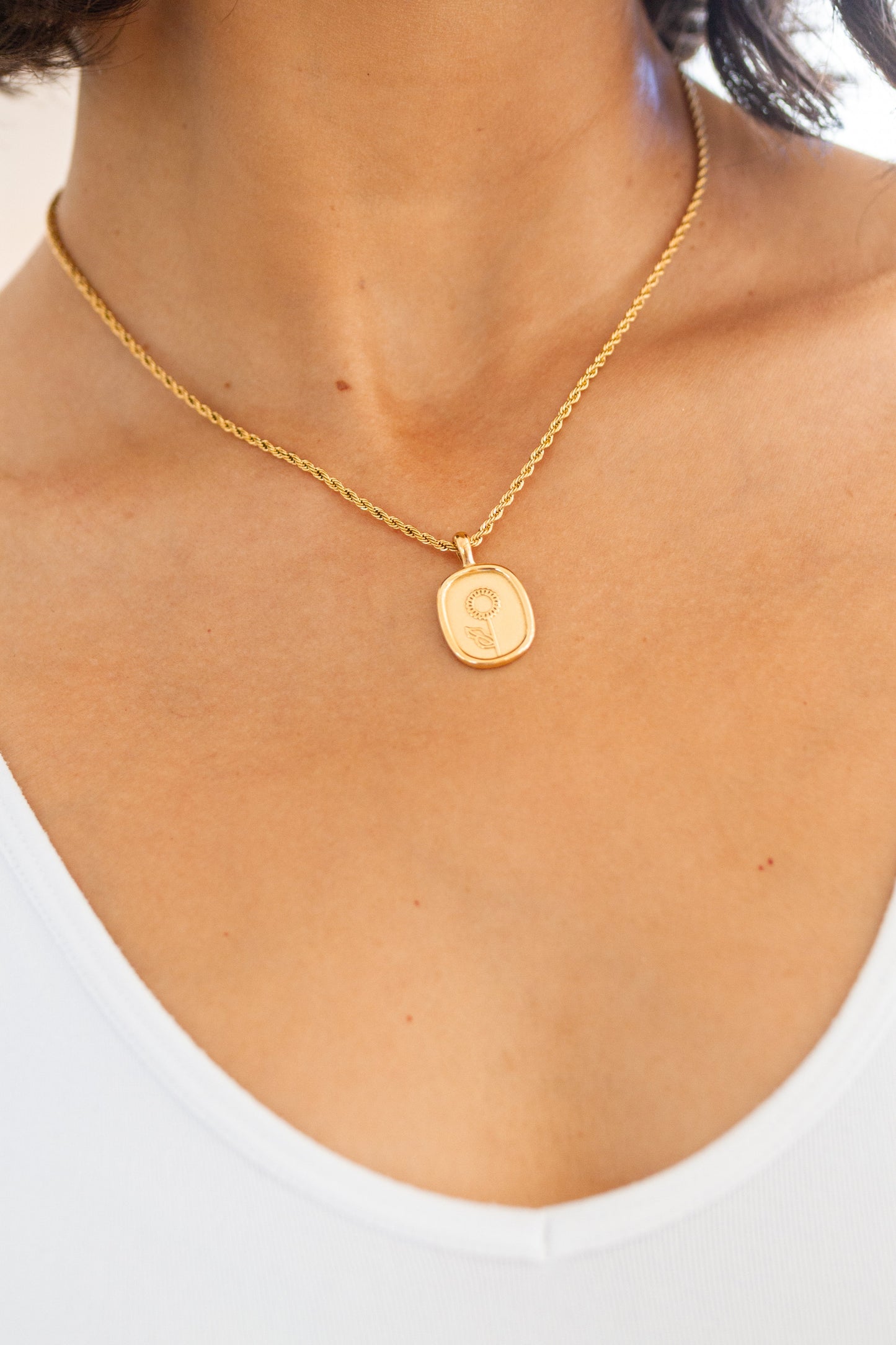 Waterproof Jewelry: Simple Sunflower Pendent Necklace