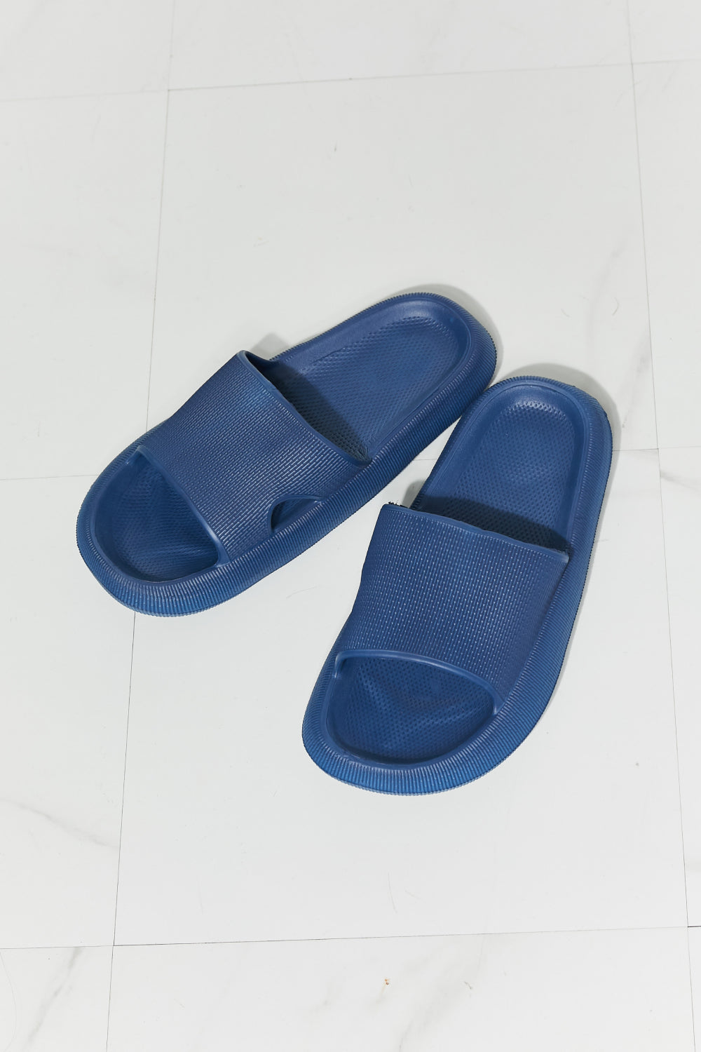 🇺🇸 Arms Around Me Open Toe Slide in Navy